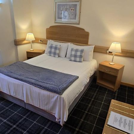 The Red Lion Tavern Fochabers Luaran gambar