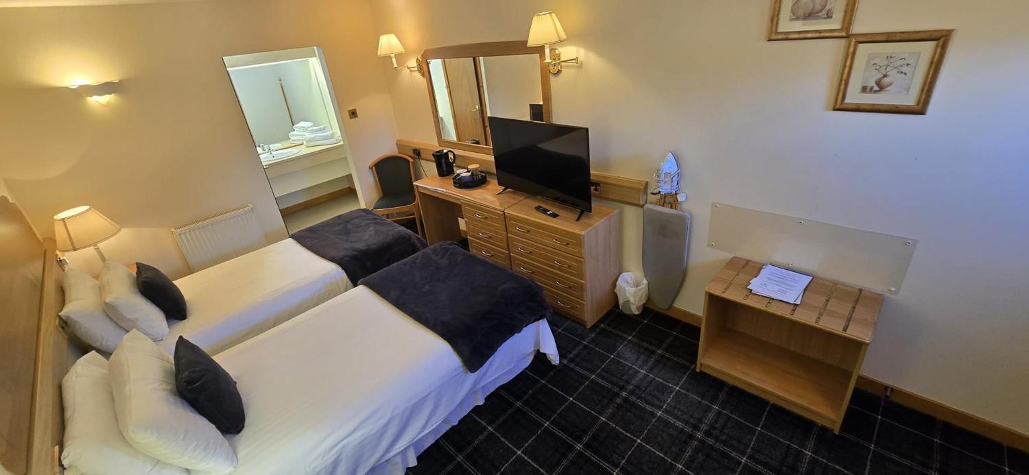 The Red Lion Tavern Fochabers Luaran gambar